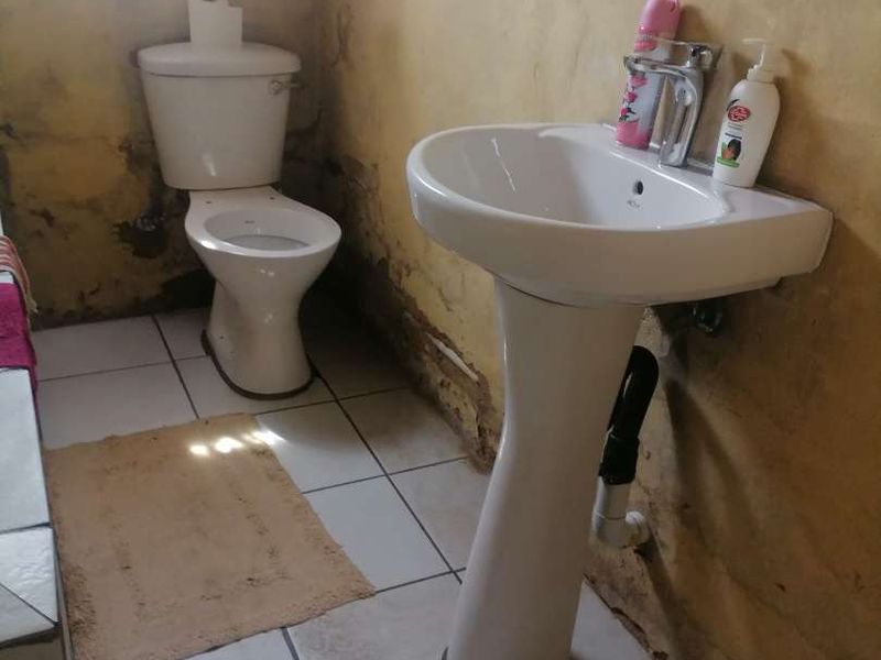 3 BEDROOMS HOUSE FOR SALE IN HLANGANANI - Photo 5