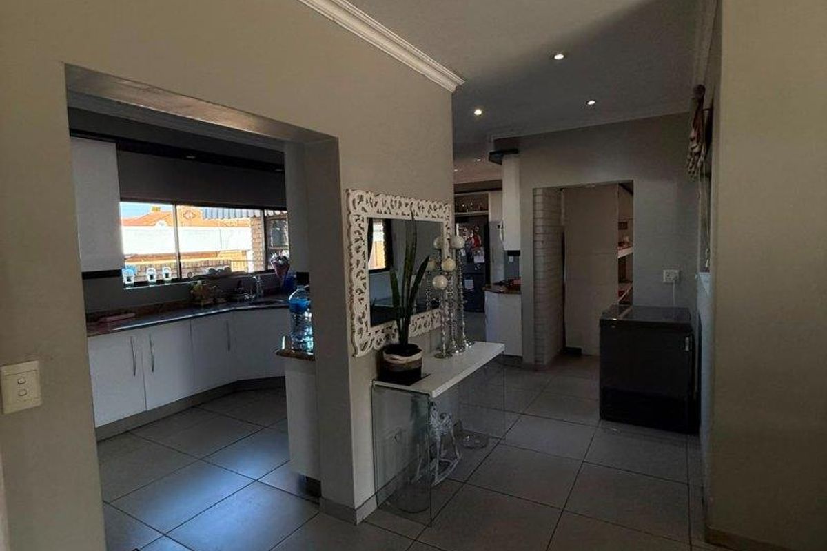 Double storey conventional - Photo 3