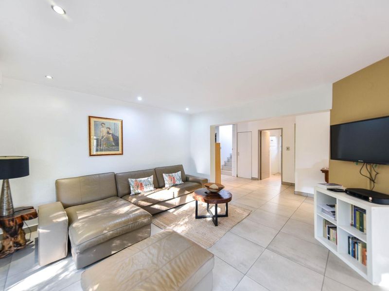 FULLY FURNISHED MODERN HOME IN SILVER LAKES GOLF AND WILDLIFE  ESTATE - Photo 9