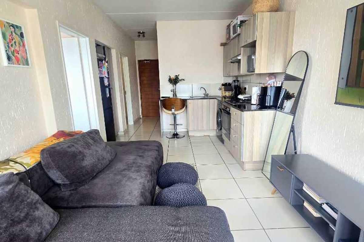 2 bed, 1 bath apartment for sale in Paulshof, Midrand. - Photo 4