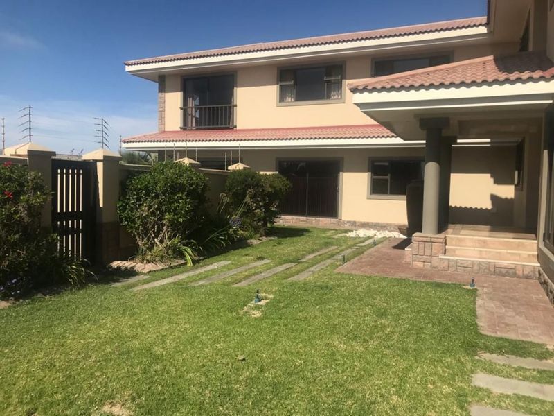 FOR SALE- 4 BEDROOM HOUSE IN VOGELSTRAND, SWAKOPMUND, NAMIBIA - Photo 5