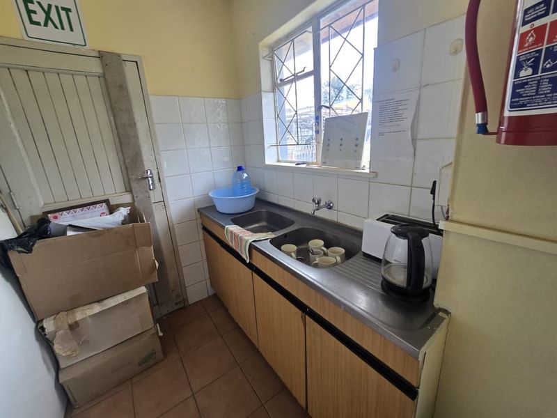 Prime Office Property for Sale - Windhoek Central - Photo 10