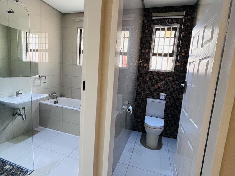 FOR SALE | Spacious Family Home with Flatlet | Eros  N$5,100,000 - Photo 9