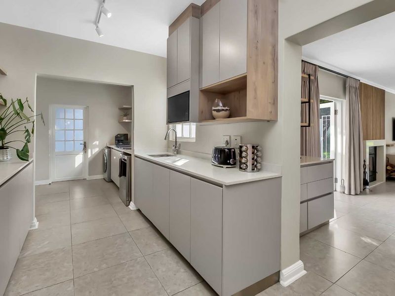 LUXURY, WITH A STYLISH FLAIR! - Photo 8