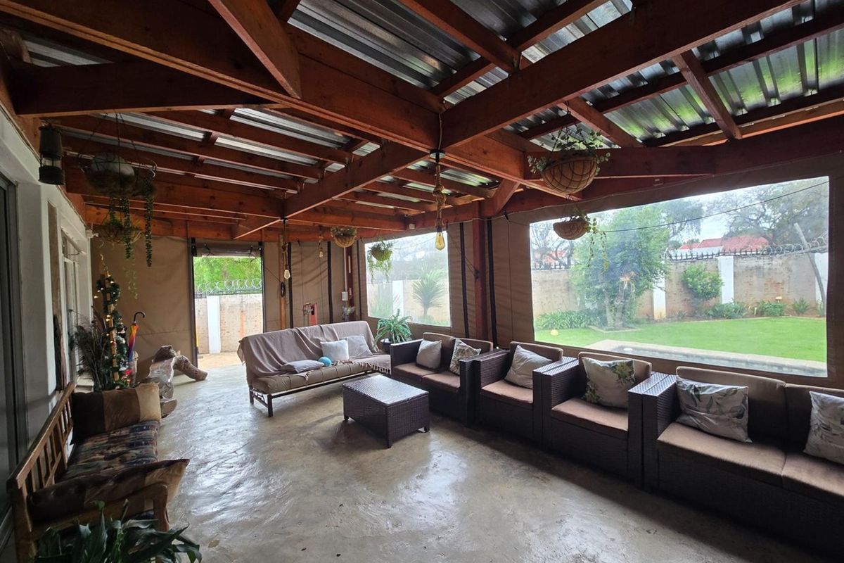 Entertain in Style, Live in Comfort - A Versatile Home Built for Modern Living - Photo 2
