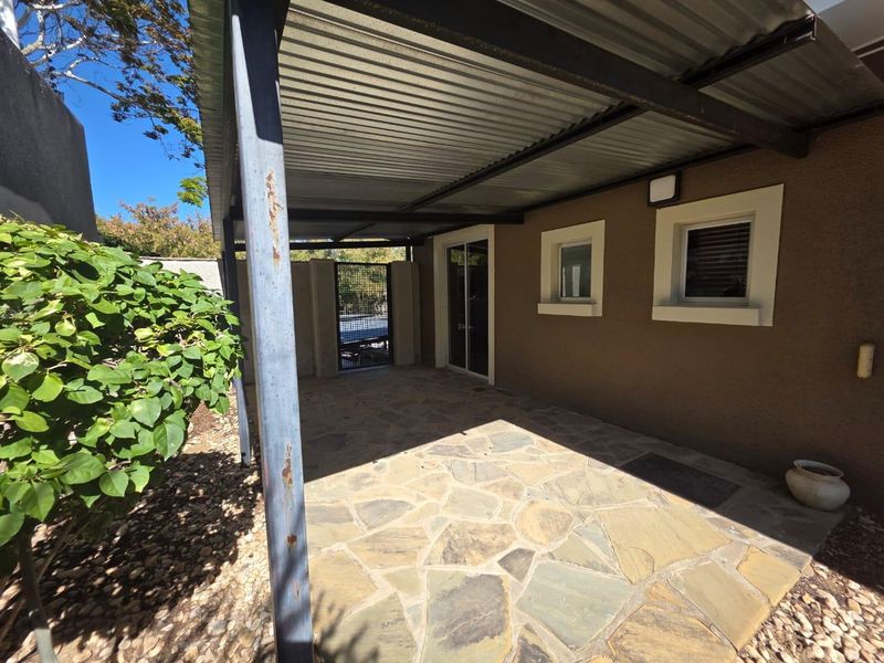 Centrally Located Offices TO LET - Photo 7