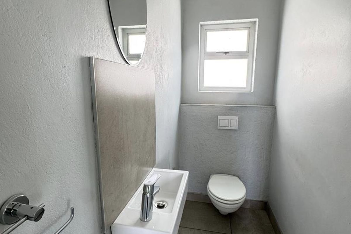 3 Bedroom House For Sale in Elisenheim - Photo 4