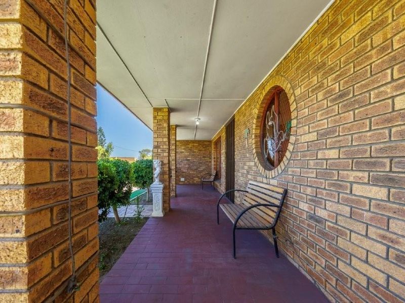 Entertainer’s Dream Family Home with Flatlet & Exceptional Features - Photo 8