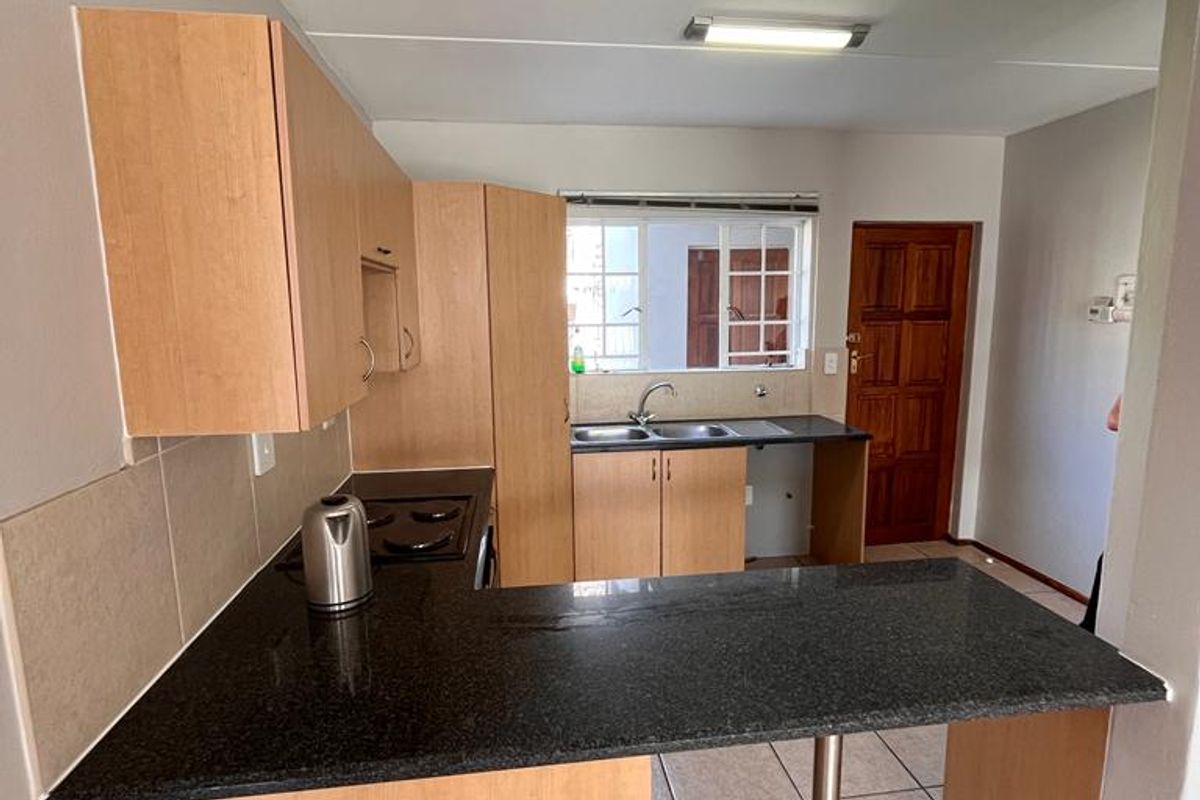 Sunny ground floor unit for sale in Elwood Complex, Rynfield - Photo 2