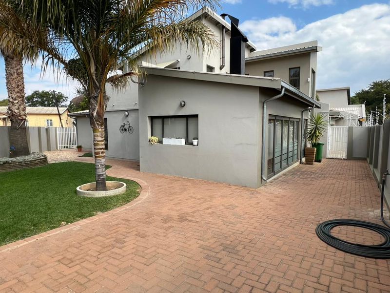 New Release - Photo 5