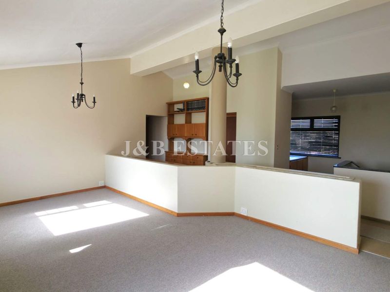 Large Family House For Real Entertainer - Photo 8