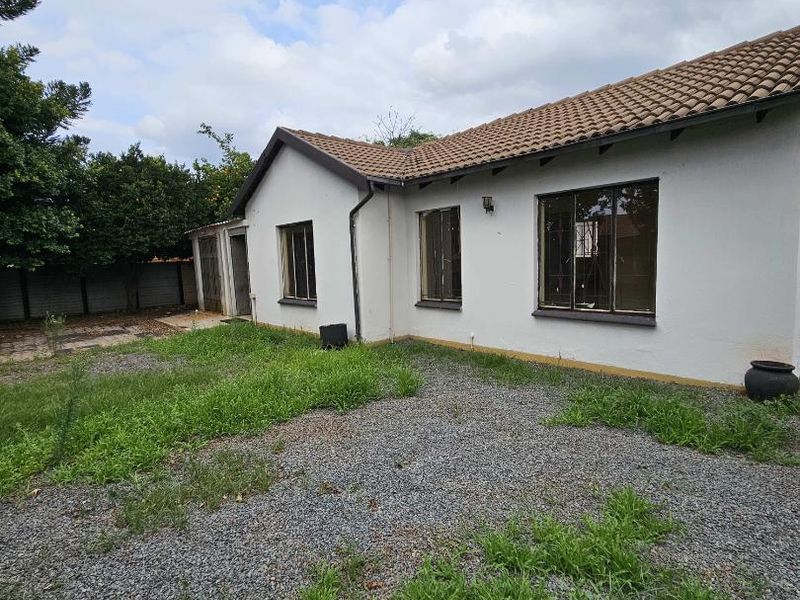 3 bedroom house in clarina - Photo 2