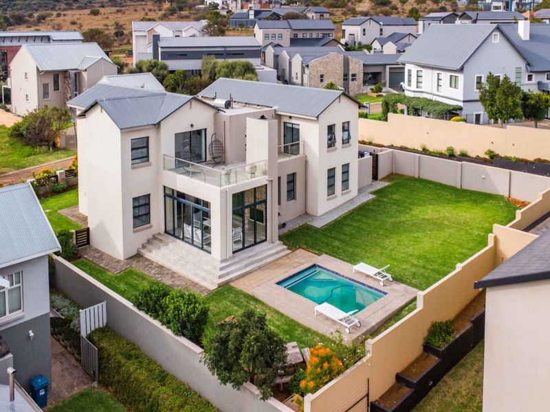 Gem in the Hills - Photo 1