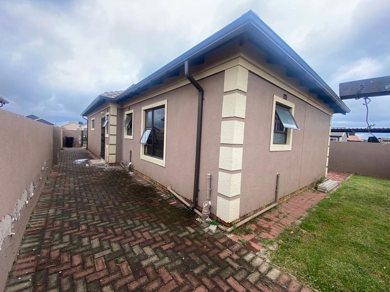 Three bedroom home for rent - Photo 5