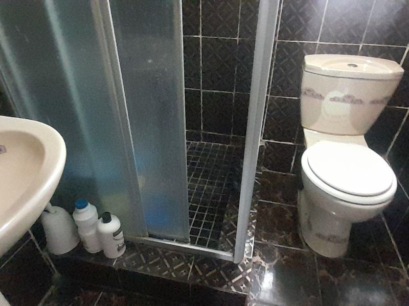 Charming 2-Bedroom Duplex for Sale in Westham, Phoenix - Photo 5