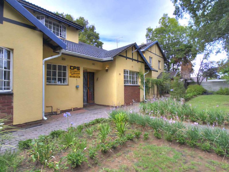 Massive Family home with Giant Cottage in Prime Brackenhurst (meyersdal side) - Photo 6