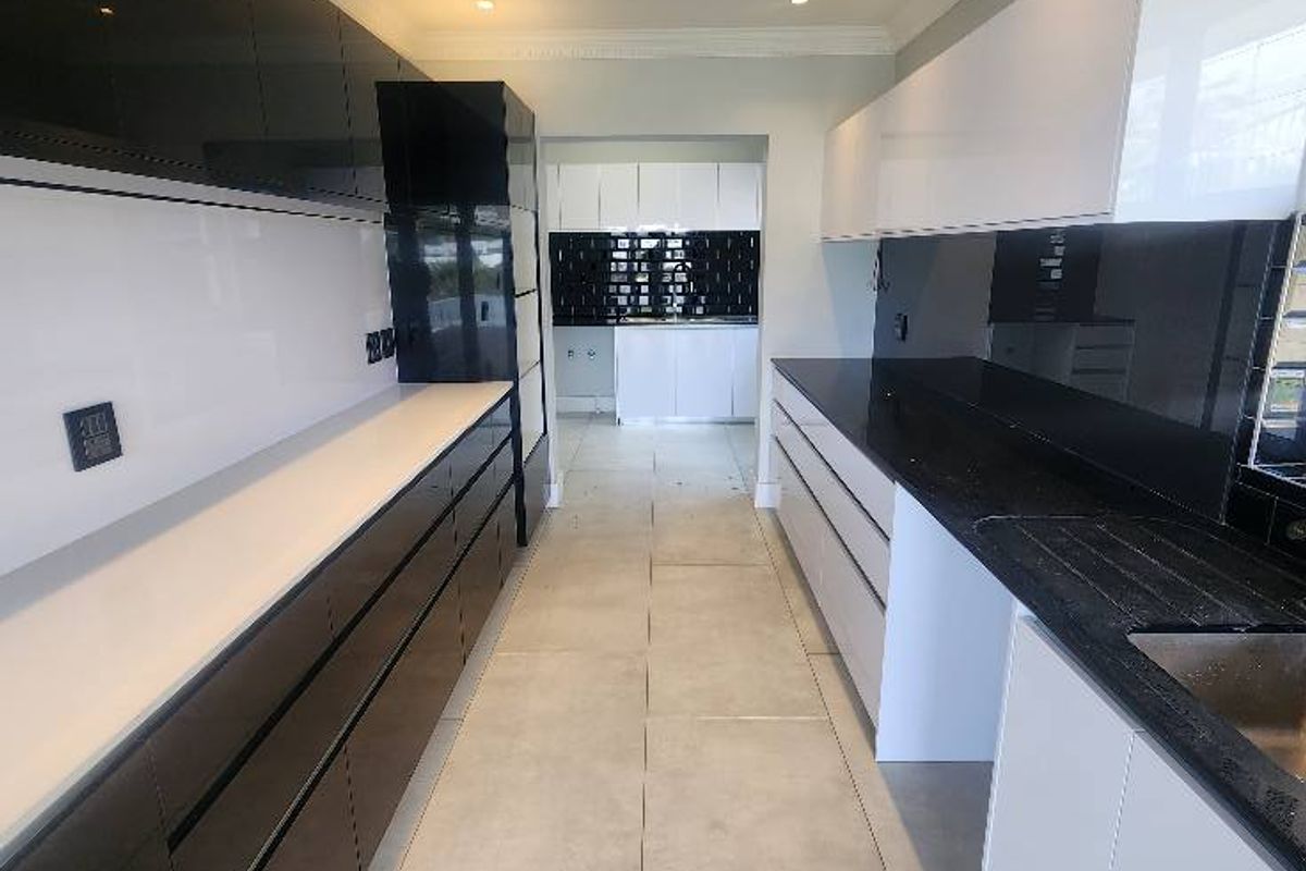 Executive Property - Photo 5