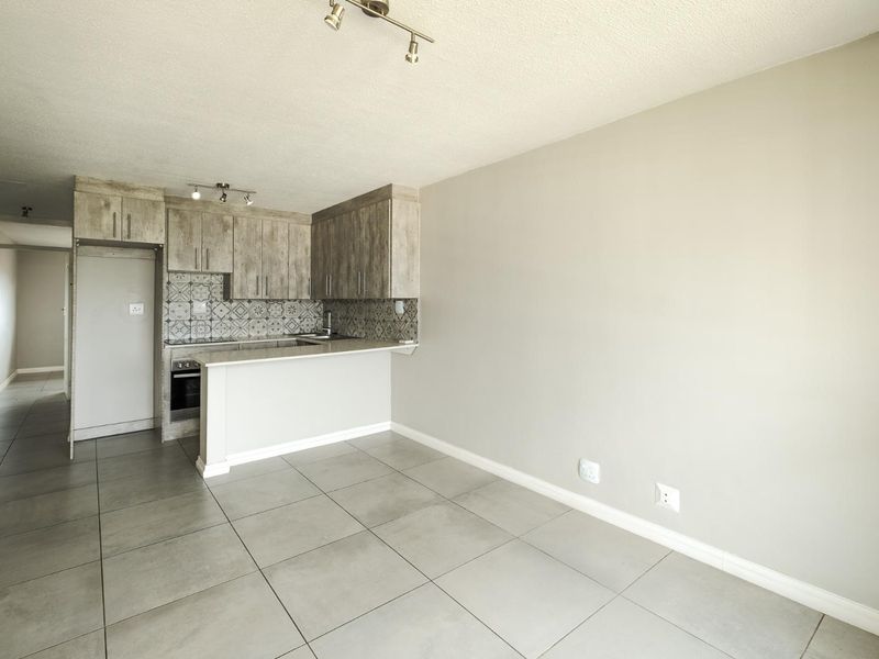 A stone throw away from UP and ease of access to the Gautrain, Tuks sports grounds and other amenities! - Photo 5