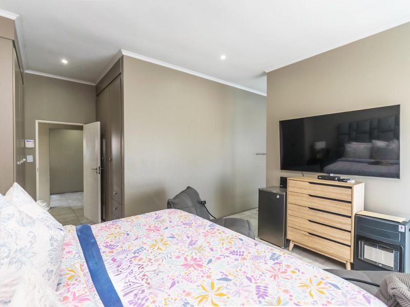 Modern Family Home for Sale – Secure Estate Living - Photo 10