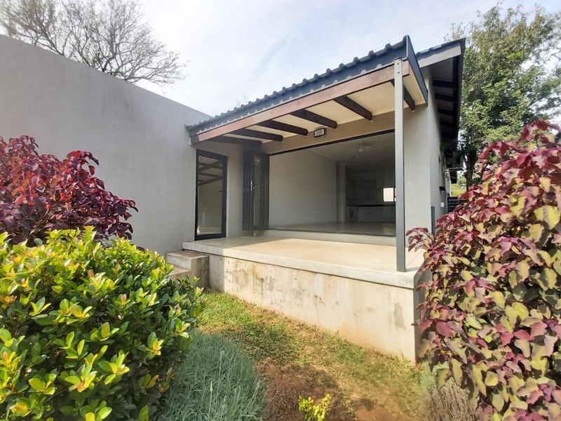 2-bedroom townhouse for sale - Photo 2