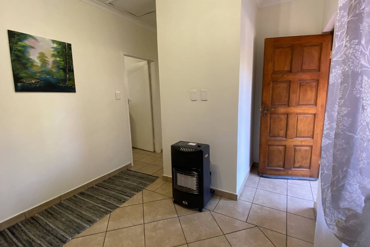 Ideal Starter Home: 2-Bedroom Townhouse in Rooihuiskraal - Photo 5