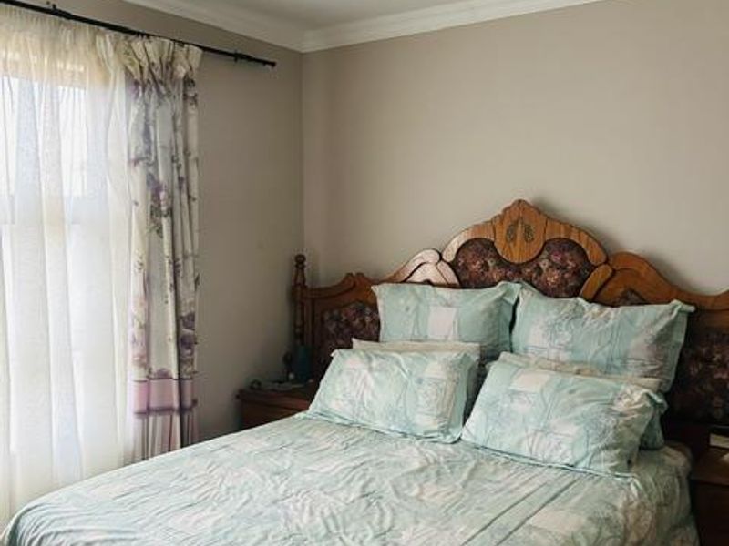 2 Bedroom House For Sale - Photo 9
