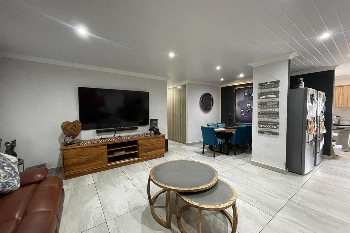 Contemporary 4-Bedroom Home in Monte Christo Eco Estate - Photo 5