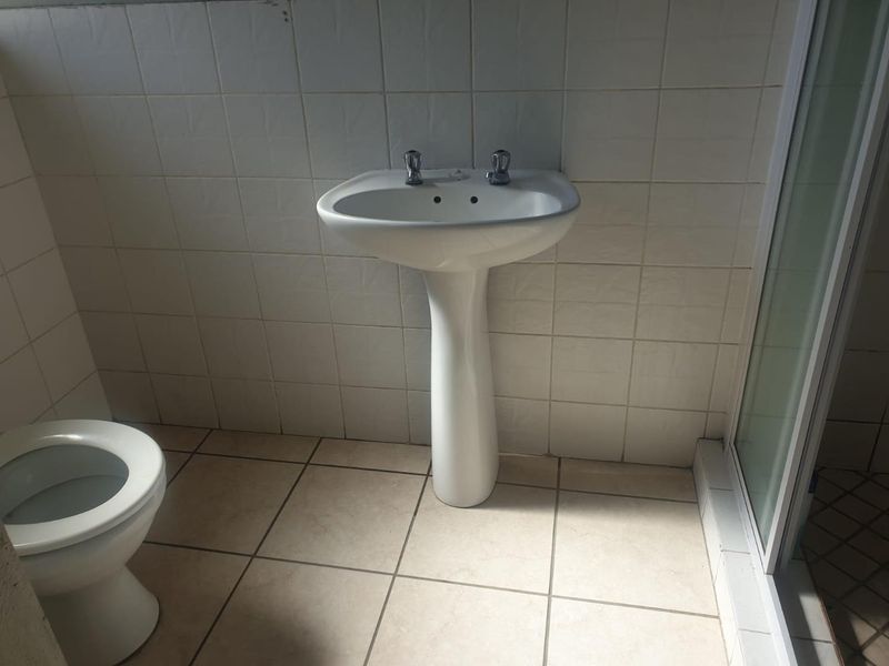 A SPACIOUS APARTMENT - Photo 9