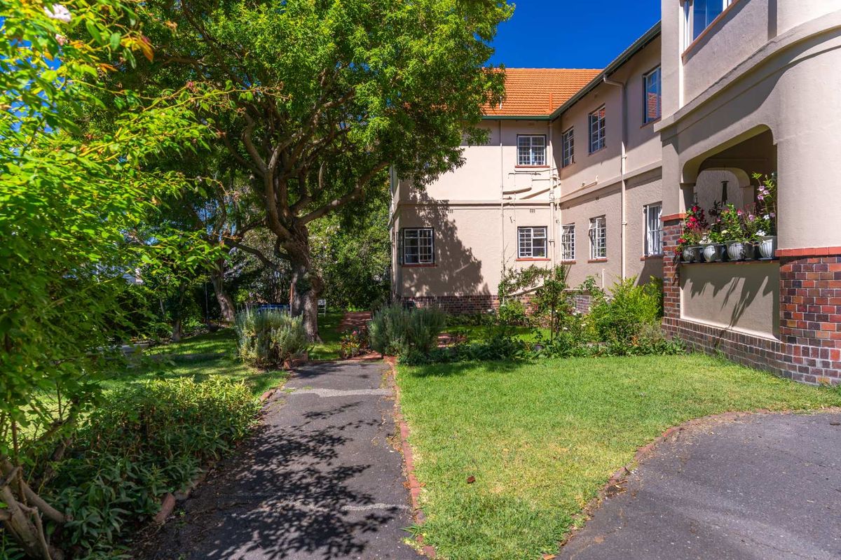 A Haven - Neat & Spacious Lock-Up-and-Go Apartment. - Photo 2