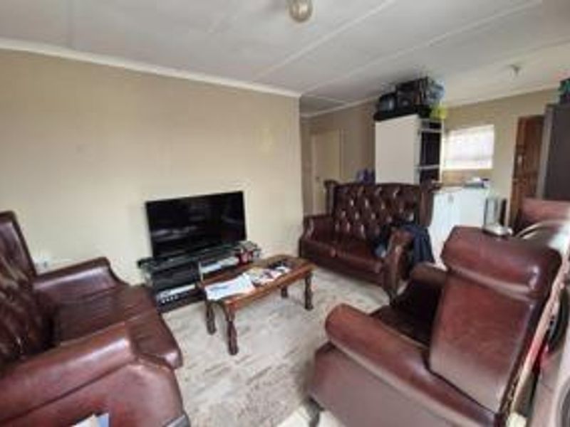 2-Bedroom Home for Sale in Kwadwesi - Photo 2