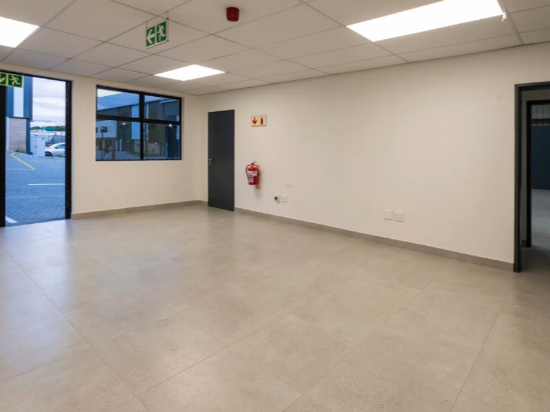 895m2 Samrand Warehouse To Let - Photo 10