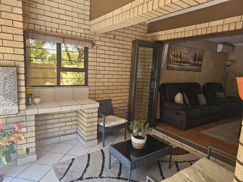 Modern 3-Bedroom Duplex in Sought-After Meer en See! - Photo 3