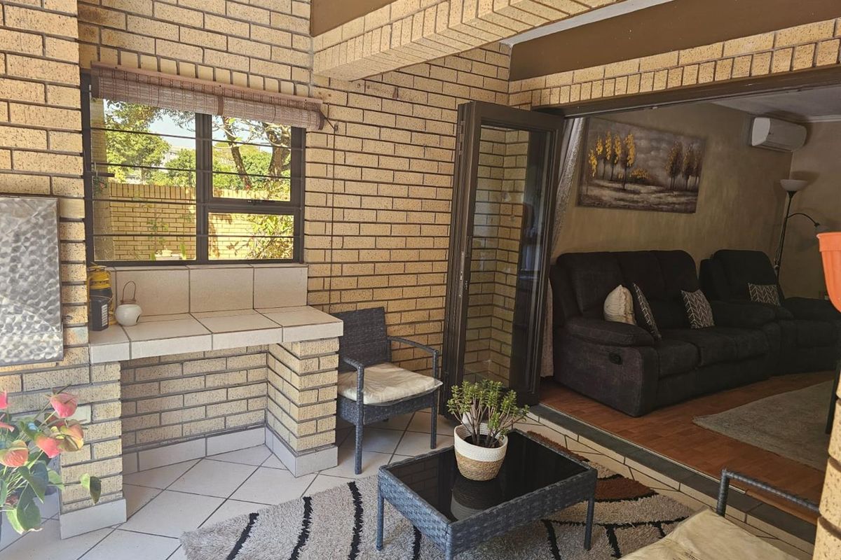 Modern 3-Bedroom Duplex in Sought-After Meer en See! - Photo 3