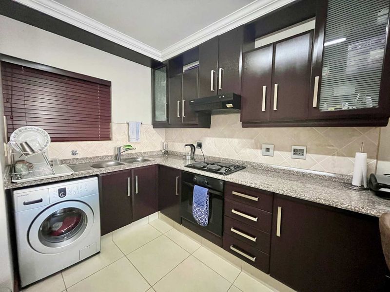 Hendra - Modern Living in Umhlanga Ridge: 2-Bedroom Gem with Top-Notch Security - Photo 4
