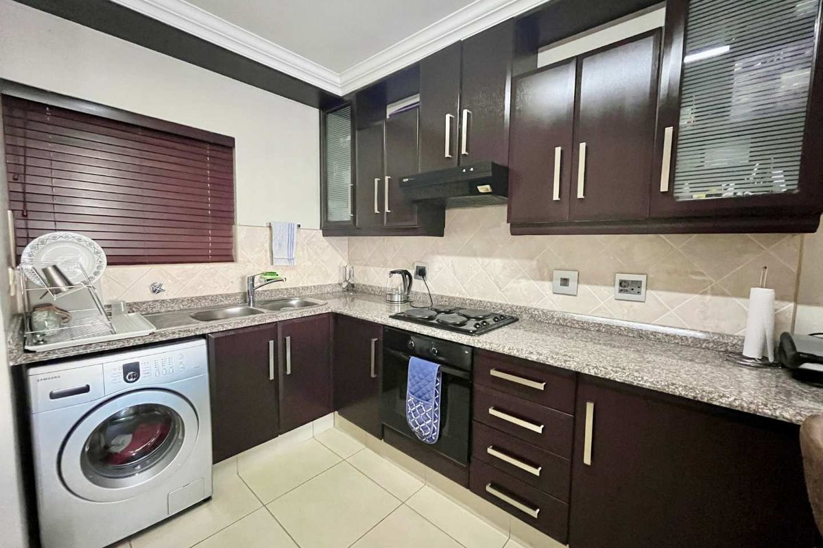 Hendra - Modern Living in Umhlanga Ridge: 2-Bedroom Gem with Top-Notch Security - Photo 4