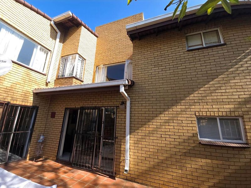 Spacious Townhouse in Sought-After Faerie Glen, Pretoria East - Photo 8
