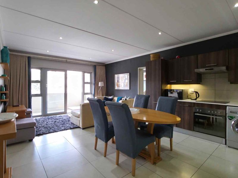 Stylish, Location Perfect, Executive 2 Bedroom Furnished Sandton Apartment - Photo 6