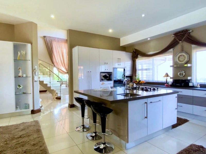 Oozing with |Luxury and Class - Photo 7
