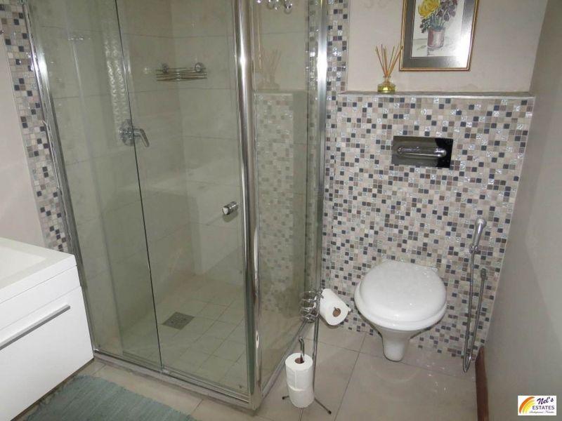 Stupendously Spacious - Photo 5