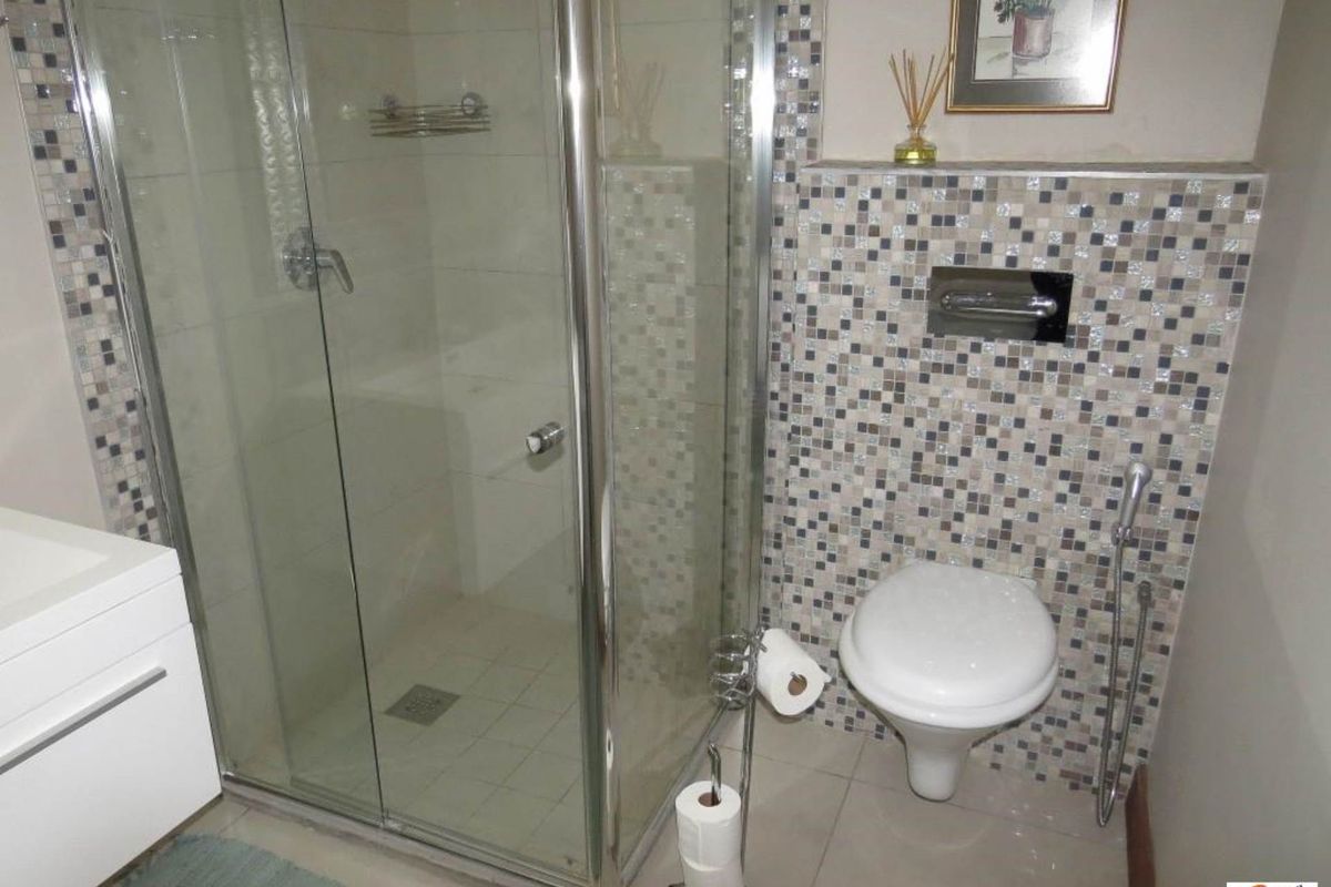 Stupendously Spacious - Photo 5