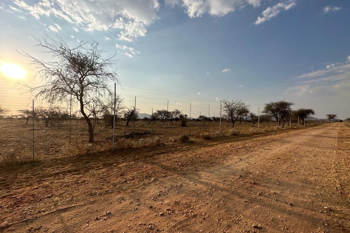 Prime Location: Sable View Plot with Endless Potential - Photo 4