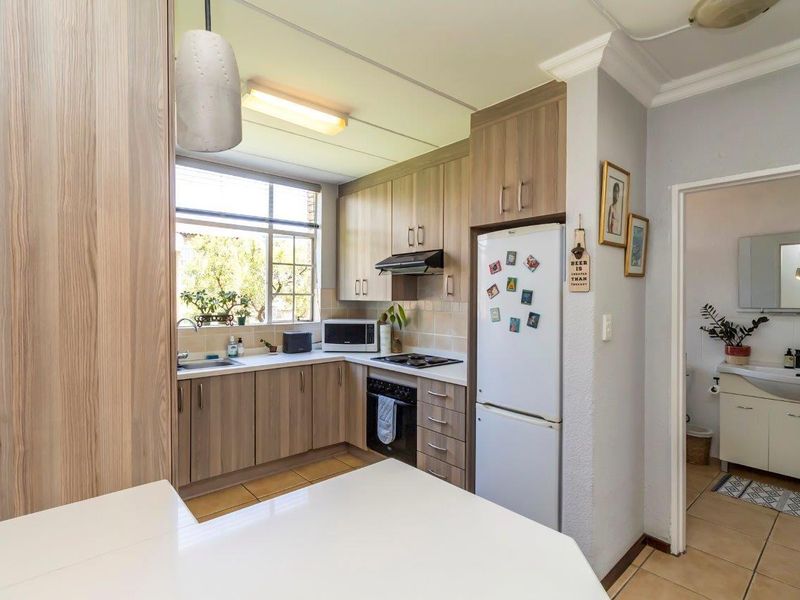 Well Priced Ground Floor Unit - Photo 10