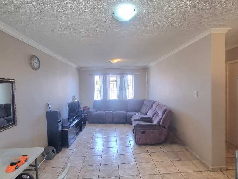 FLAT FOR SALE - Photo 8