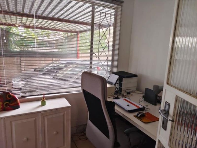 Lovely home with garden flat - Photo 7