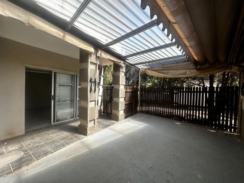 Spacious Double-Storey Duet with Endless Potential! - Photo 8