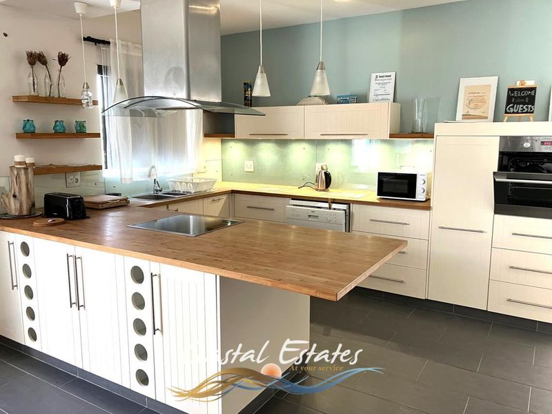 Stunning 3-Bedroom Townhouse with Breathtaking Sea Views - Photo 3