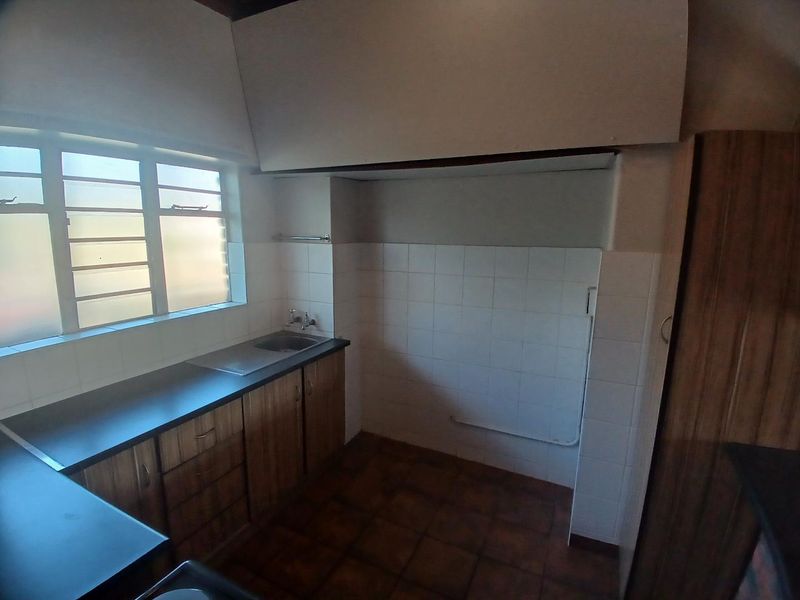 2 Bedroom to rent in Groenkloof - Photo 9