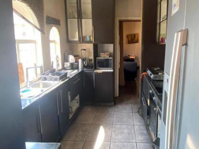 Large family home - Photo 5