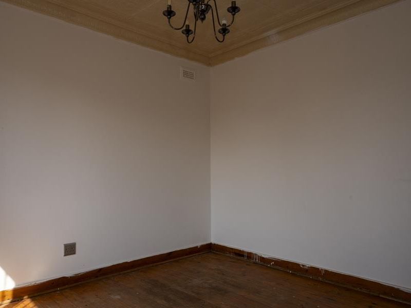 CHARMING 3-BEDROOM HOME IN KENSINGTON - Photo 5