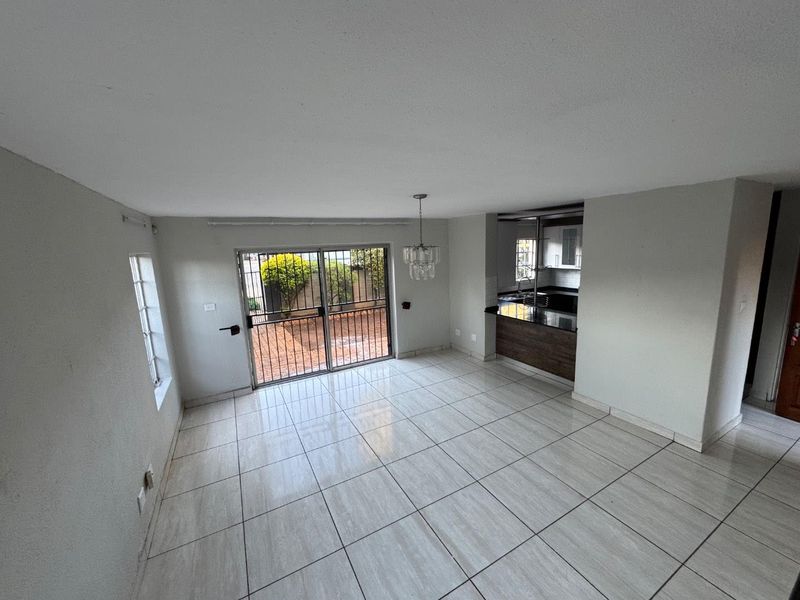 3 Bedroom Family Home in Heuwelsig Estate - Photo 6